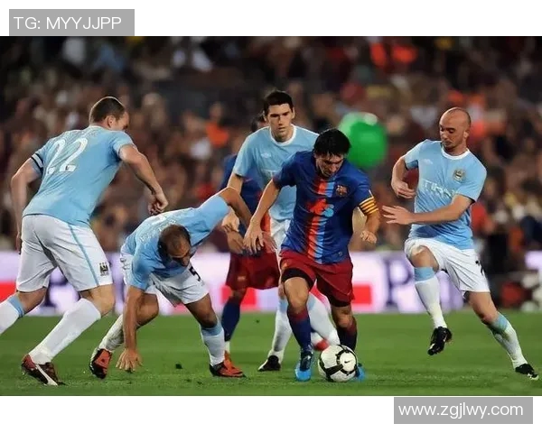 实时新闻上海足球队包夹战术的成效与不足分析及未来改进方向探讨